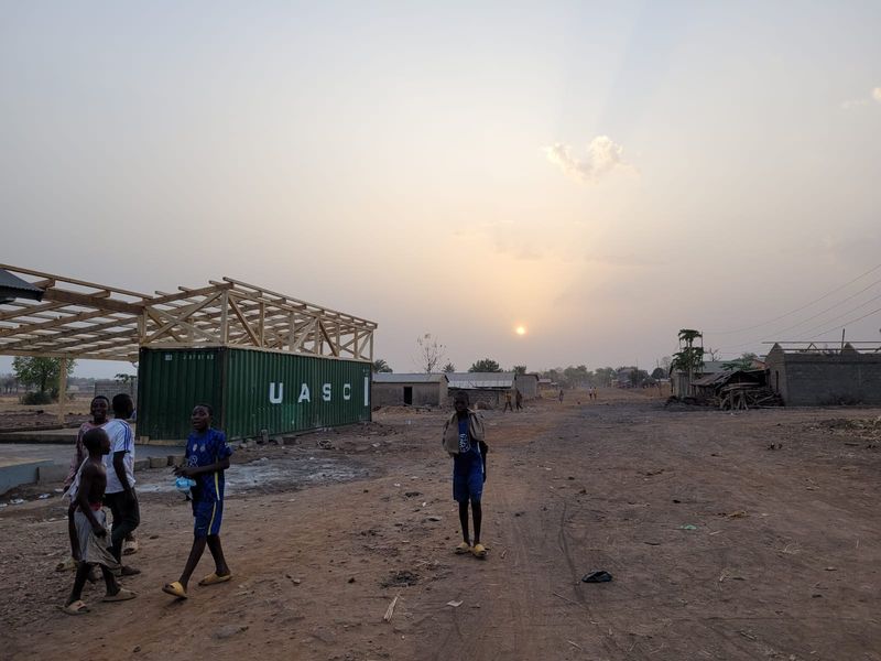 Togo Abendstimmung Baustelle 136.jpg